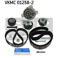 volvo Waterpomp + distributieriemset VKMC012582