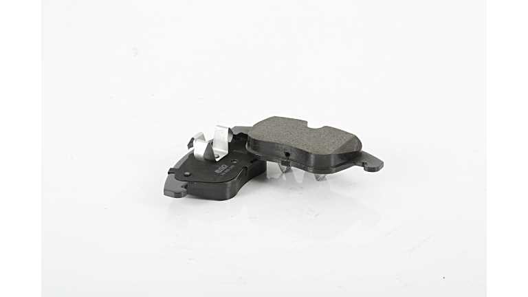 Mercedes-Benz Spanner, distributieketting