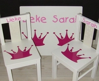 Geboortexpress.nl 1 of 2 stoeltjes en tafeltje met naam en kroon