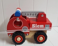 Geboortexpress.nl Houten brandweerauto met rubberen wielen (met naam)