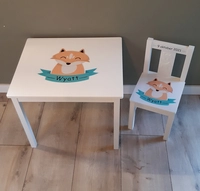 Geboortexpress.nl 1 of 2 stoelen en tafeltje met naam en vosje jongen