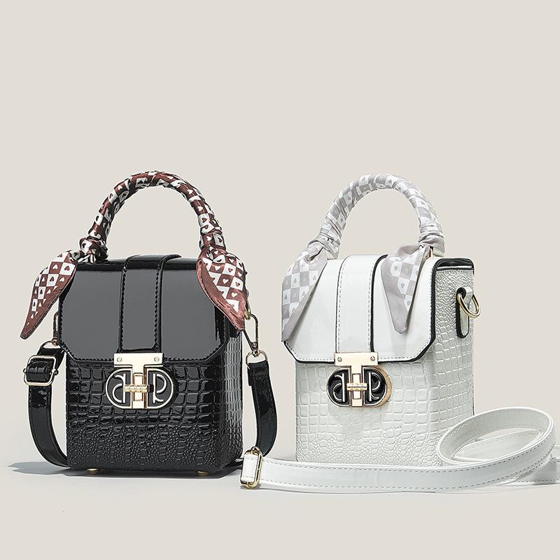 Tringa Kleine crossbodytassen voor dames Trendy PU lederen telefoon portemonnee portemonnees handtassen met verstelbare gitaarband