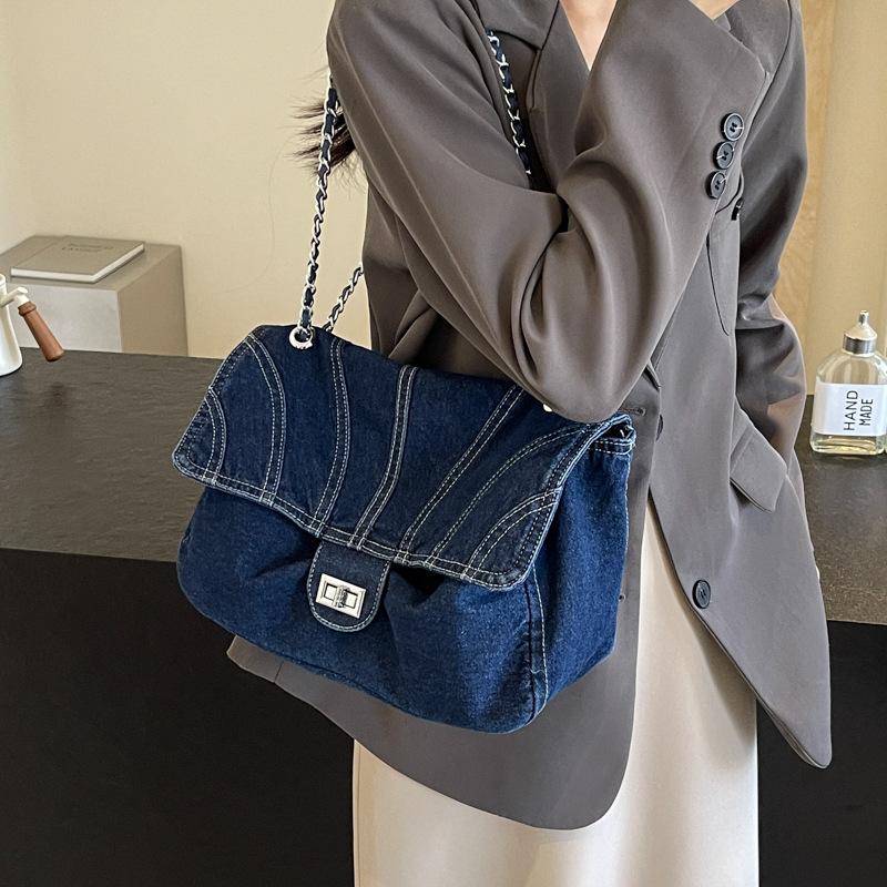 Kuluosidi Denim tas dames ketting schouder crossbody tas commuter tote tas lichtblauwe kleur