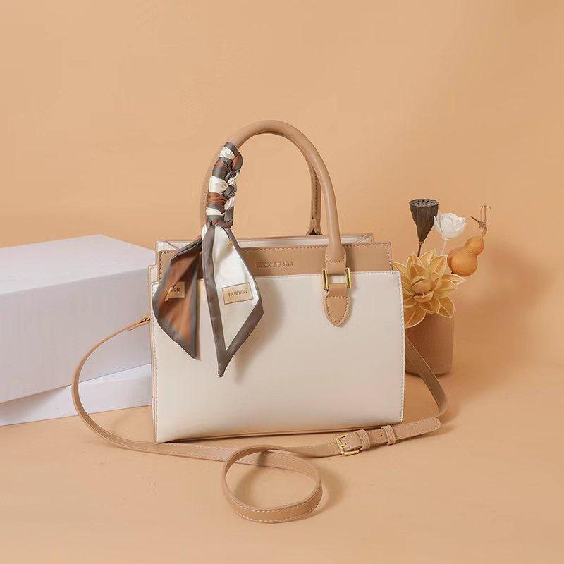 Exquisite handbag NO 1 Hoogwaardige klassieke effen schoudertas met textuur voor dames in een niche-crossbodytas, modieuze kleine vierkante tas wit