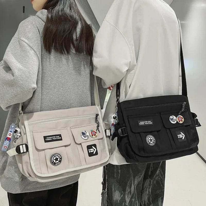 Leather bag Harajuku Heren Nylon Crossbody Tassen voor Vrouwen Messenger Bag Meisjes Schoolboeken Tassen Jeugd Canvas Handtassen Schoudertas No astronaut doll