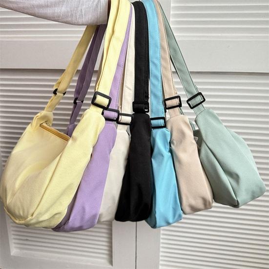 Mefalas Vrouwen Schoudertas Dumpling Vorm Ritssluiting met Hanger Grote Capaciteit Verstelbare Schouderband Effen Kleur Forensen Reis Crossbody Tas zwart