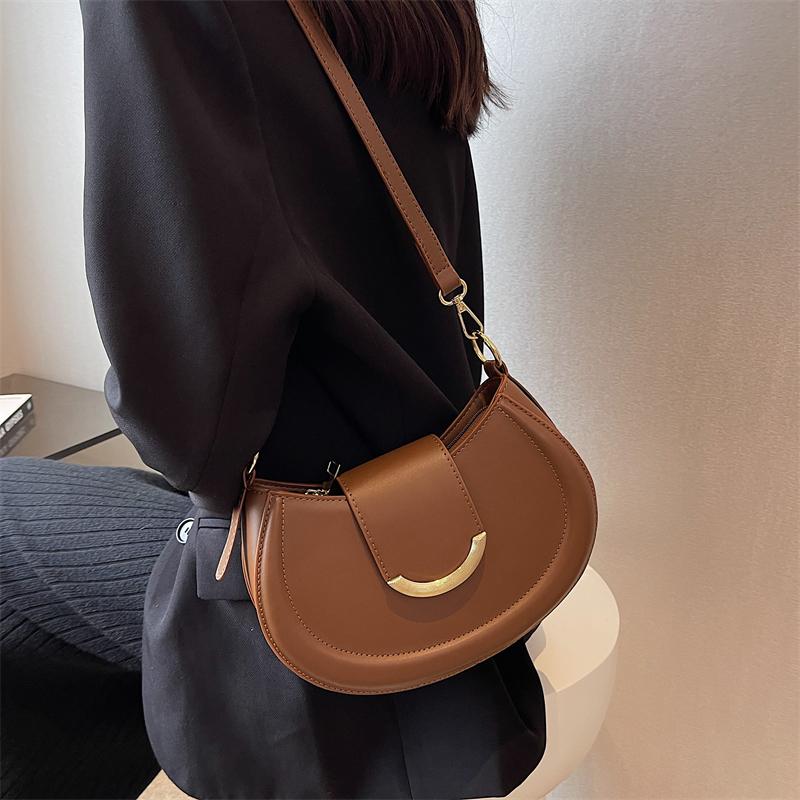 RUWB BAGS Zadel Schoudertassen Voor Vrouwen 2024 Nieuwe Kleine Vrouwen Okseltas Hoge Kwaliteit Lederen Vrouwen Crossbody Tassen Handtassen En Portemonnees rood