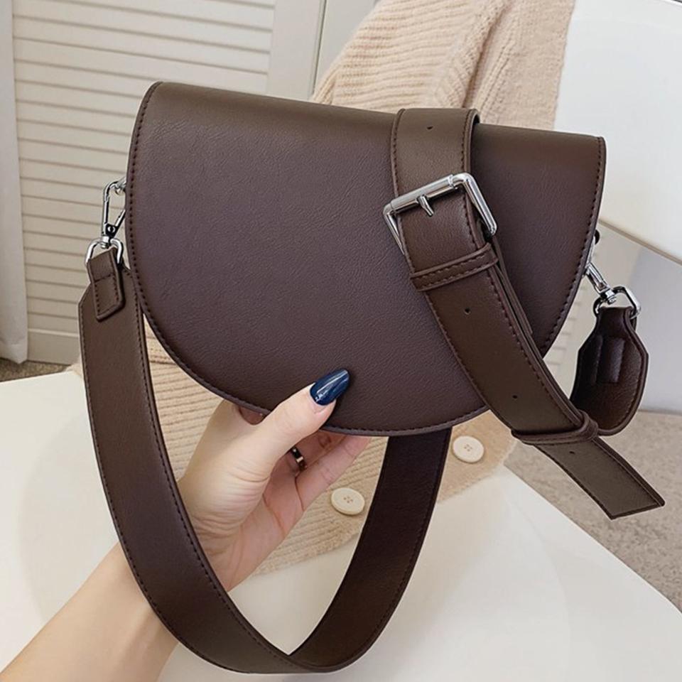 RUWB BAGS Retro effen kleur zadeltas hoge kwaliteit leren schoudertassen voor vrouwen 2024 nieuwe eenvoudige dames crossbody tas designer handtassen koffie