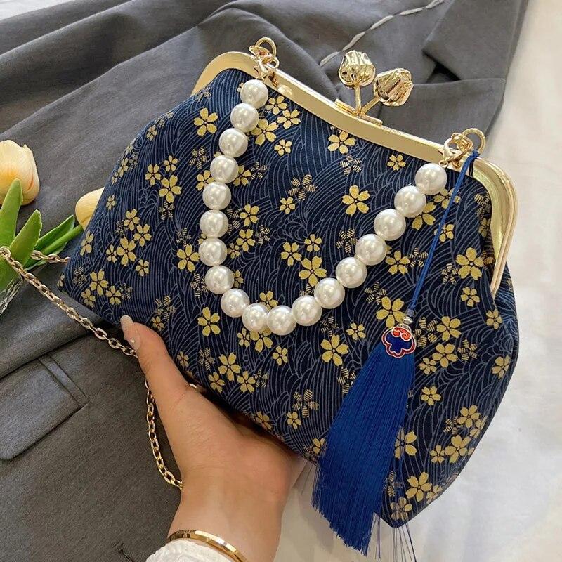 RUWB BAGS 2024 Designer Vrouwen Handtassen En Portemonnee Bloemen Schoudertassen Vintage Parel Kwastje Shell Clip Lady Chain Satchel Crossbody Tassen lichtblauwe kleur
