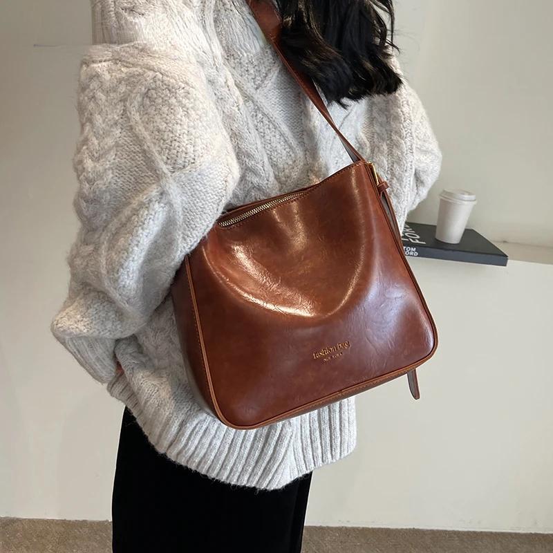 RUWB BAGS Retro Effen Kleur Emmer Tassen Voor Vrouwen 2024 Lente Pu Leer Dame Crossbody Tas Vintage Handtassen En Portemonnees bruin
