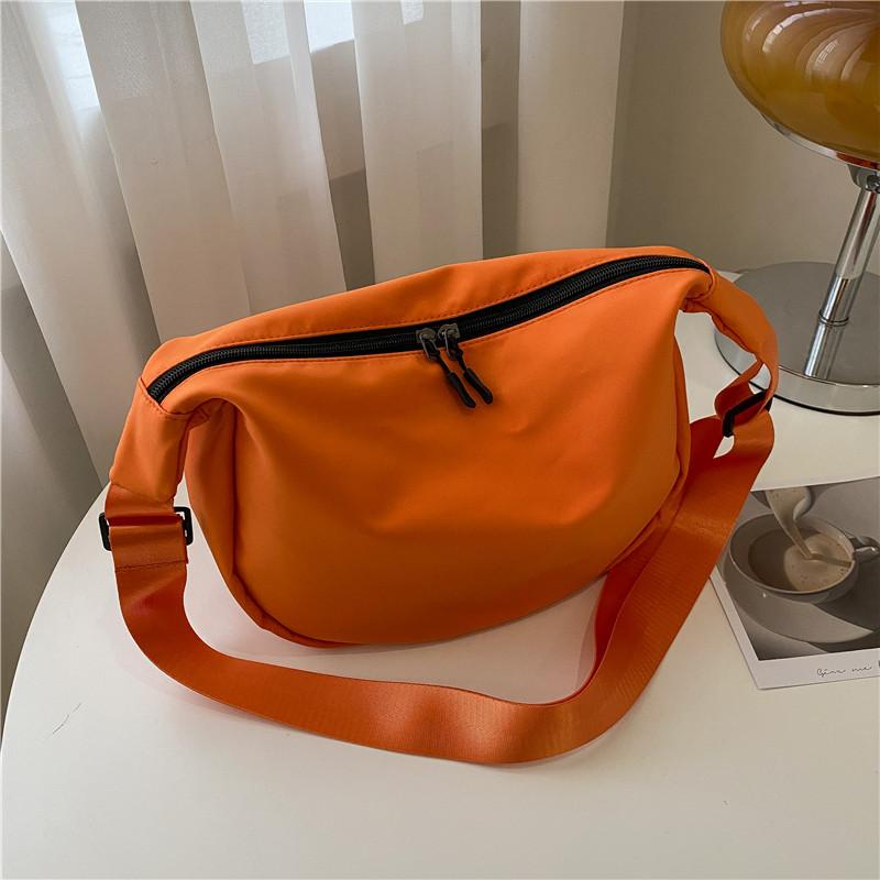 Warm clothes family Effen kleur borsttassen voor vrouwen grote capaciteit reizen crossbody vrouwelijke halve maan heuptas dames dagelijkse heuptasjes 26x10x20cm zwart