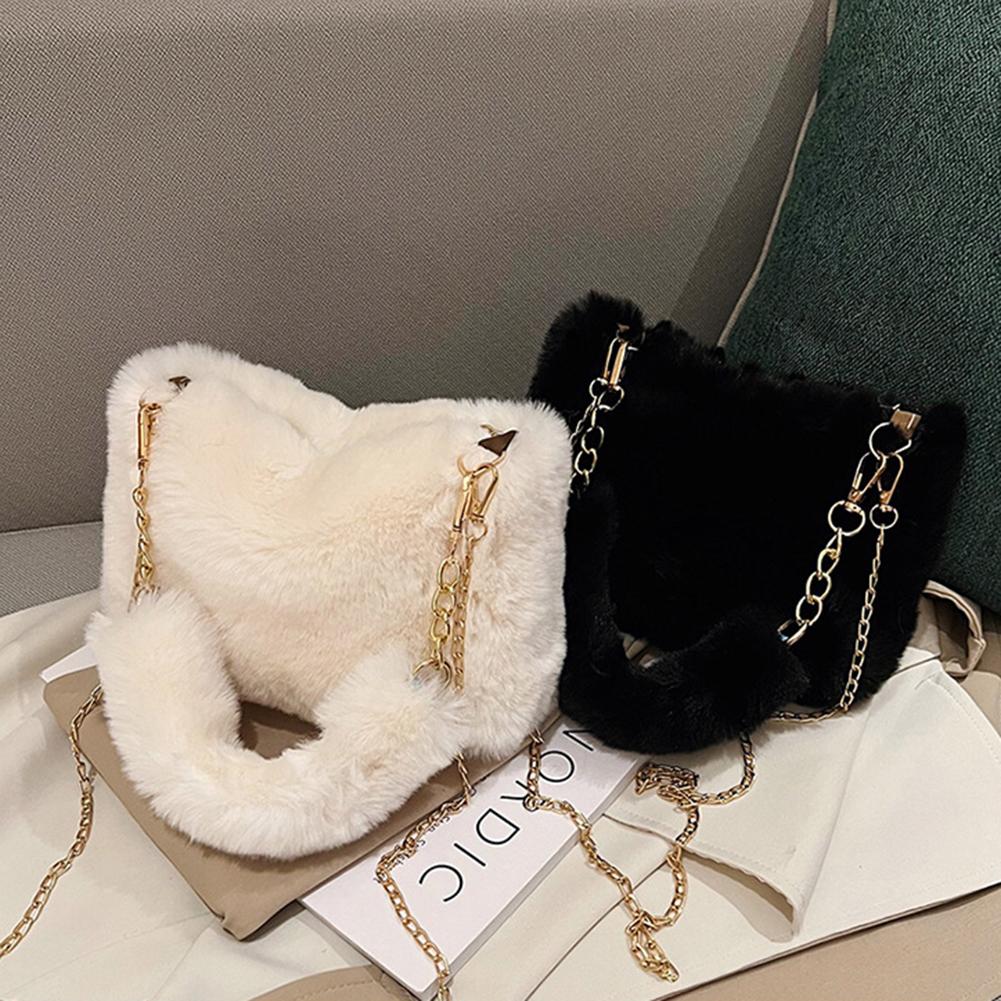 Warm clothes family Vrouwen Faux Fur Top Handlebag Casual Fuzzy Crossbody Bag Zacht Schattige Sling Bag Ketting Pluche Vierkante Pouch Furry Portemonnee Fluffy Bolsa