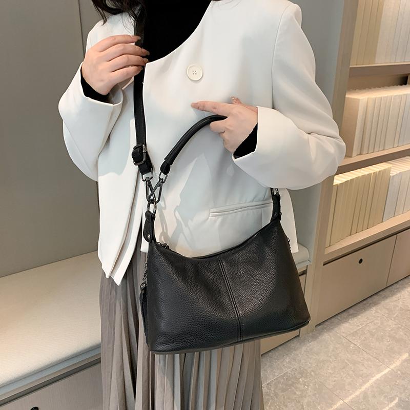 Sports bag Echte koeienhuid crossbody schoudertassen voor vrouwen Messenger handtas leer monochromatisch luxe kwastje mode