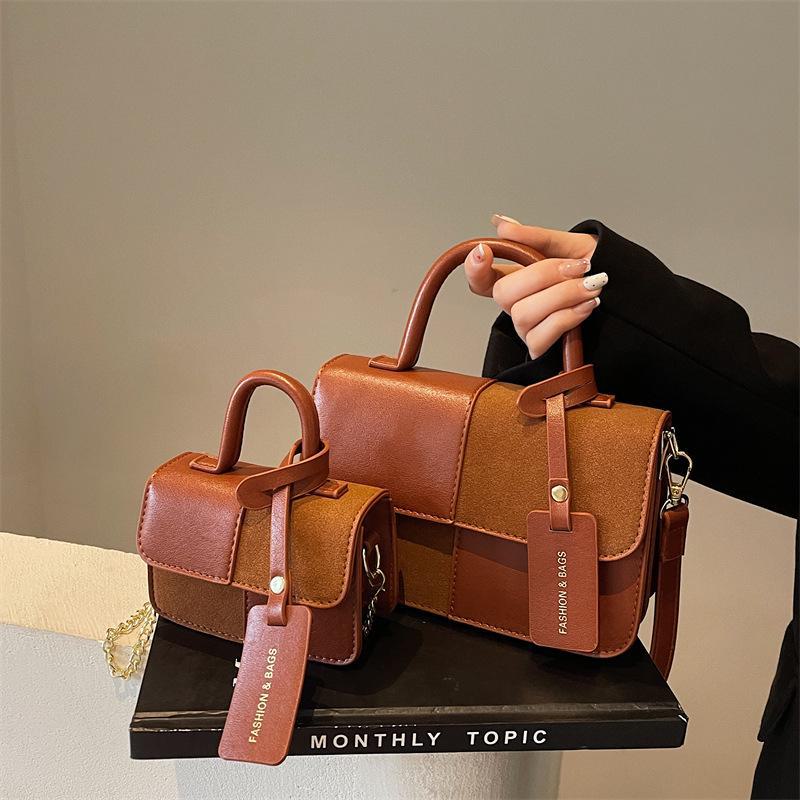 Polaris star Herfst 2024 Dames Kleine Vierkante Contrasterende Kleur Handtas - High-End Schouder- & Crossbodytas, Trendy Niche Design Trumpet bruin