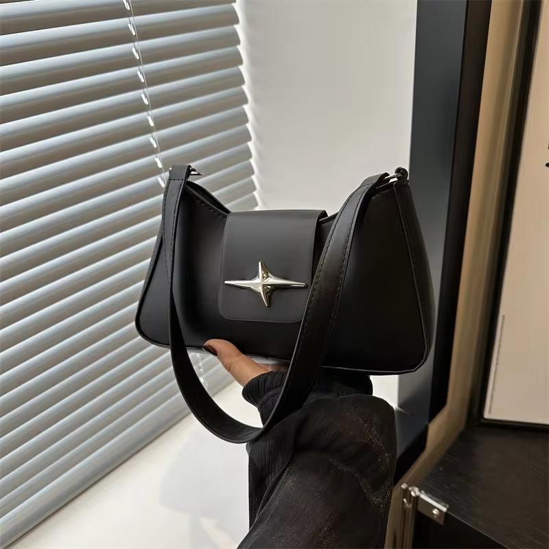 Love Home Garden 2025 Klassieke Y2K Kleine Handtas Luxe Merk Vrouwelijke Handtassen Vintage PU Leren Schoudertassen voor Vrouwen Dagelijkse Dames Okseltas zwart