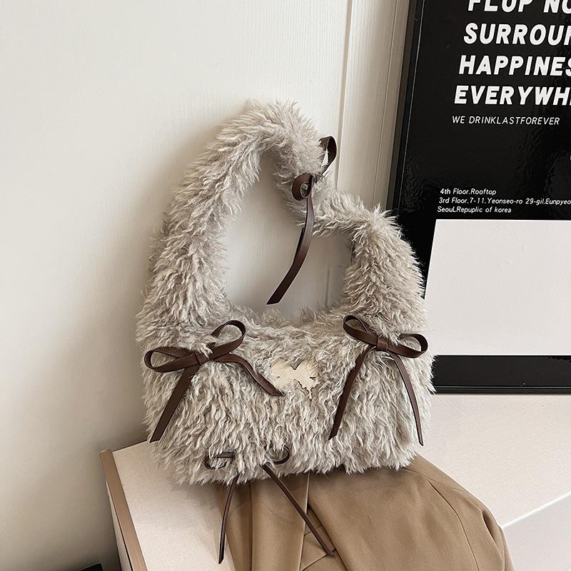 Best Fashion Pavilion Sojamelk rol messenger bag dames herfst en winter nieuwe tas schattige pluche tas handgeweven schoudertas 35*10*27