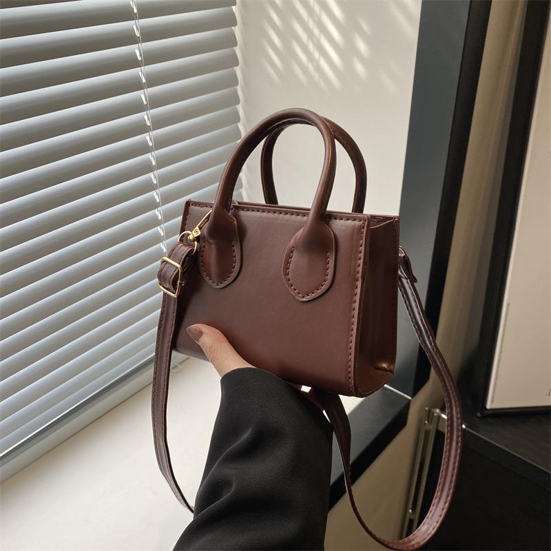 Yogodlns Luxe Design Handtassen Mini Vierkante PU Lederen Crossbody Tas Voor Vrouwen Mode Candt Kleur Bovenste Handvat Kleine Schoudertas 15x7.5x11.5cm lichtbruine kleur
