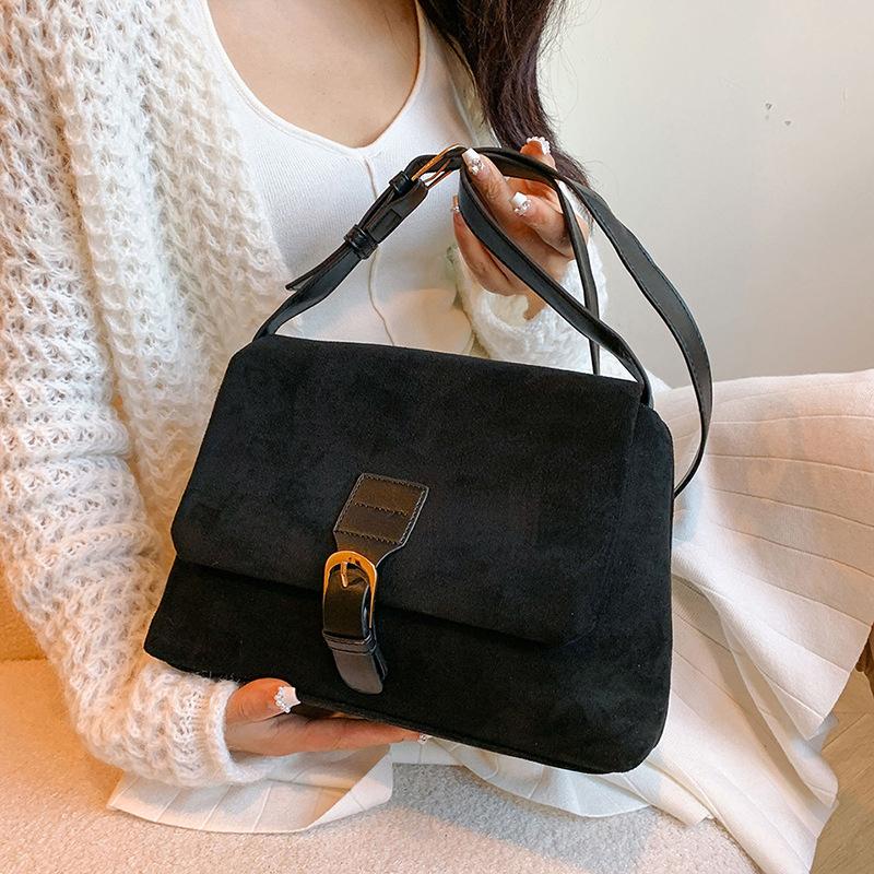 BR43FN Fluwelen Messenger Bag Damesmode Nieuwe Forenzentas met hoge capaciteit Eenvoudige veelzijdige effen kleur Suède schoudertas Crossbody tas 30x9x21cm koffie