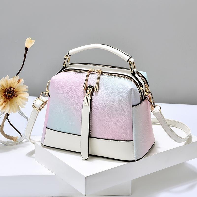 Your favorite bag Lente en zomer Ins Texture Veelkleurige kleine tas Dames 2022 Nieuwe mode Texture Niche Messenger Bag met enkele schouder 23x12x16cm zwart