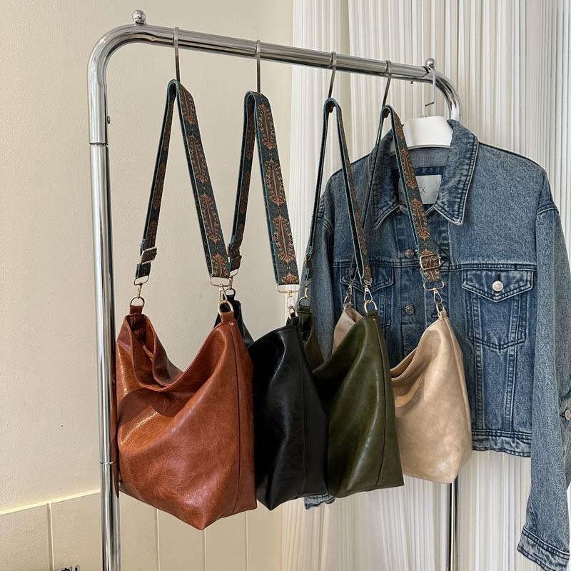 AI Supermarket 2024 Lente/Zomer Retro Brede Schoudertas - Grote Capaciteit Dames Bucket Bag met Geavanceerde Textuur. crème/wit