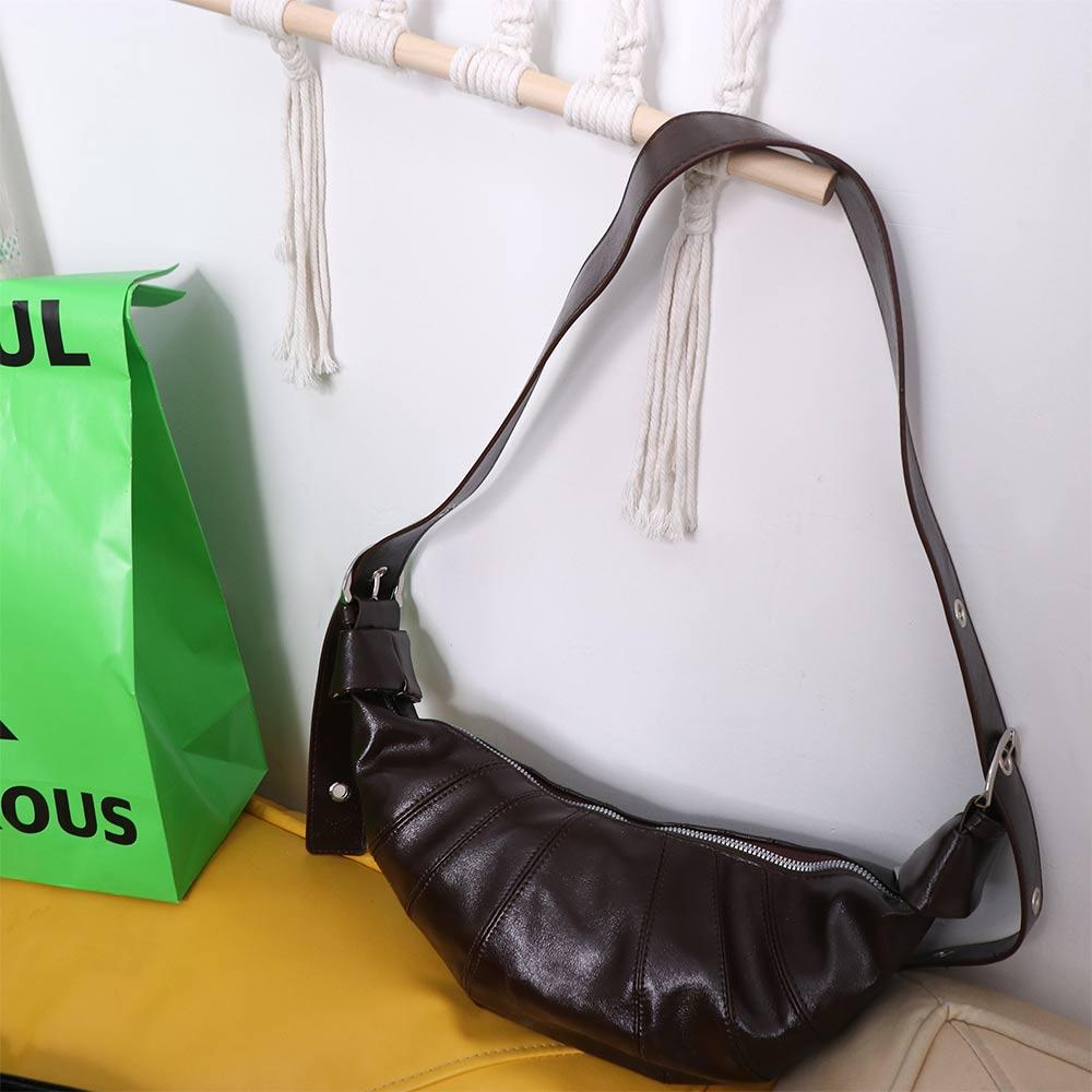 Yeetuand Black Croissant Shoulder Bag Brown Crossbody Bag Simple PU Dumplings Bag  Outdoor koffie