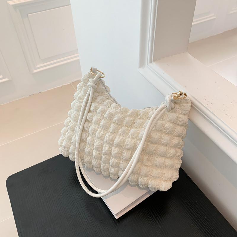 NK39UR Dames minimalistische temperament schoudertas Zachte geplooide onderarmtas Dames lente en zomer Nieuwe crossbody tas Kleine vierkante tas 27x8x20cm wit