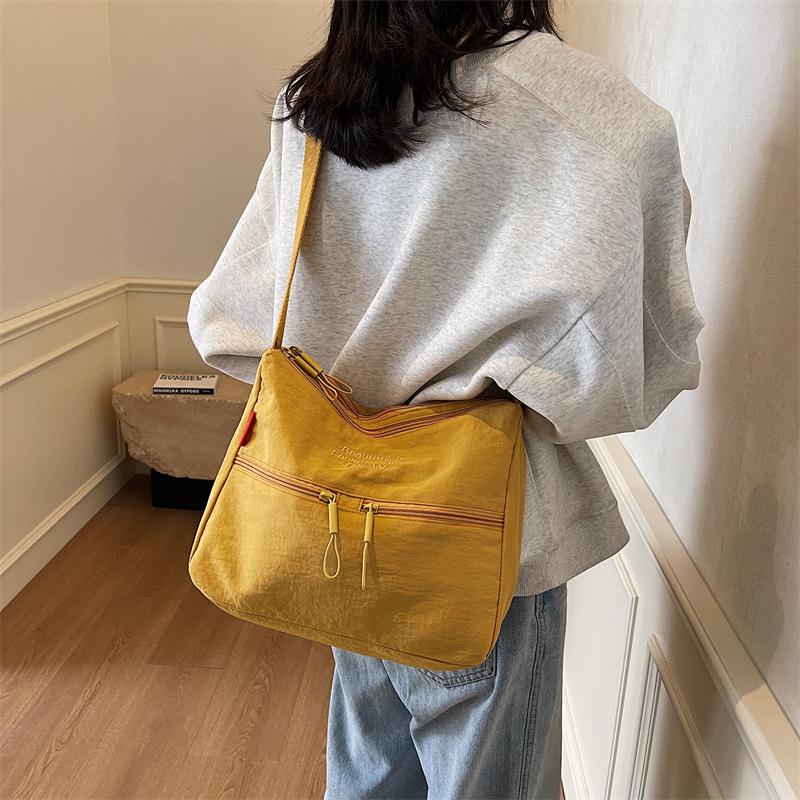RUWB BAGS Effen kleur dames draagbare schoudertas eenvoudige vrouwelijke nylon doek gewatteerde crossbody tassen reistas handtassen messenger bag groen