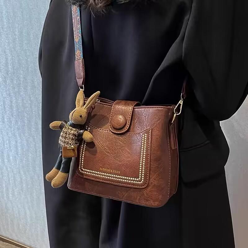 AI Supermarket 2024 Retro High-End Koreaanse Stijl Mode Schouder Messenger Bucket Bag voor Dames without pendant