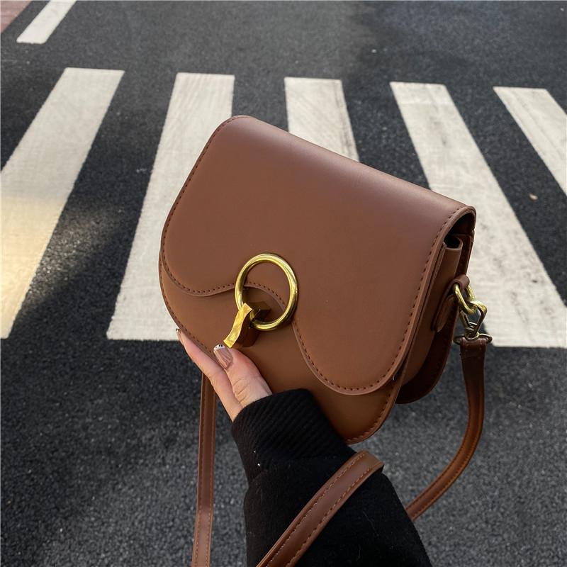 NK39UR Vintage kleine PU leren klep zadel schoudertas mode herfst effen kleur all match crossbody tas 19x7x14cm wit