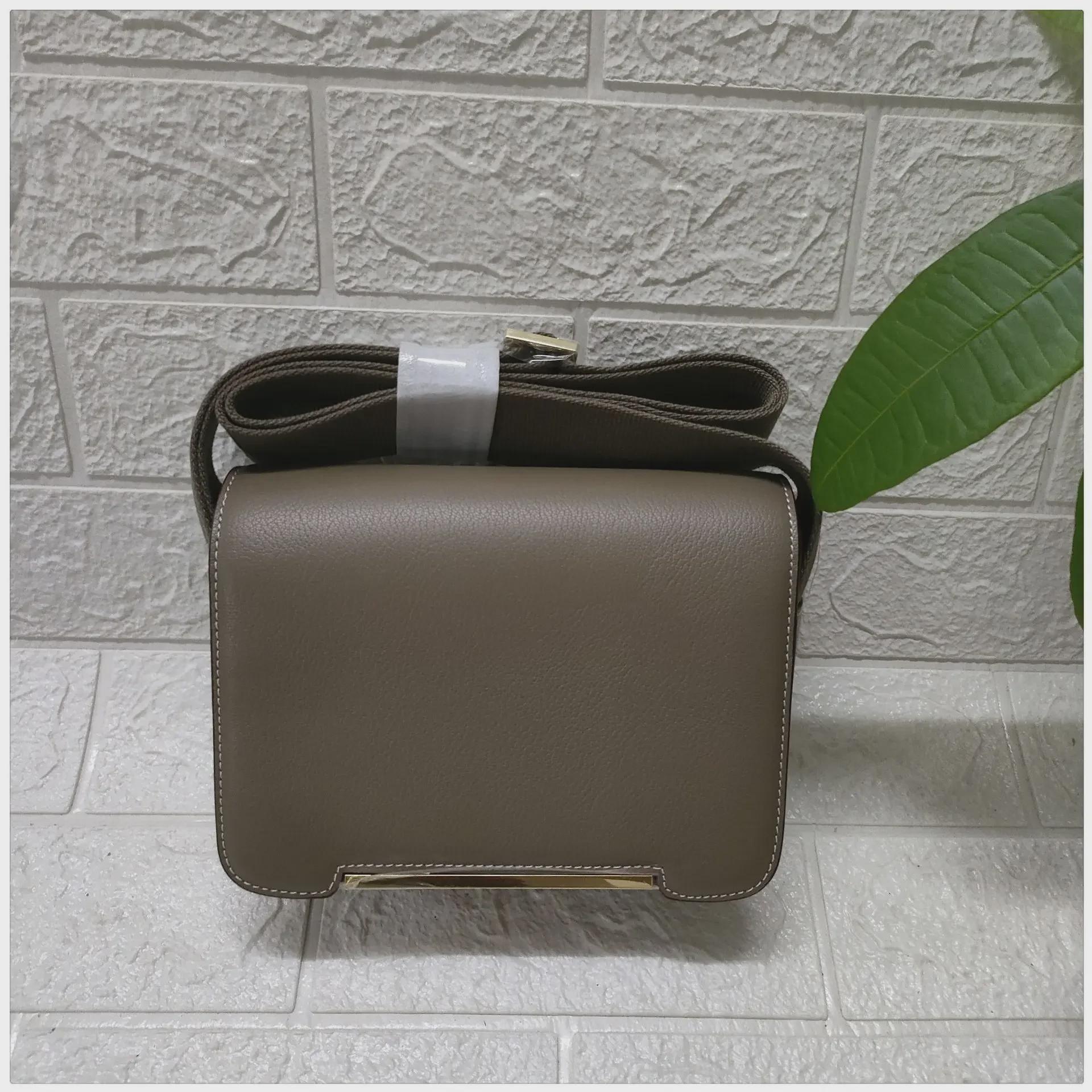 VantaGoods 2024 Nieuwe dames kleine echte geitenleren crossbody clogs tas - Modieus vierkant ontwerp met één schouder Golden Brown