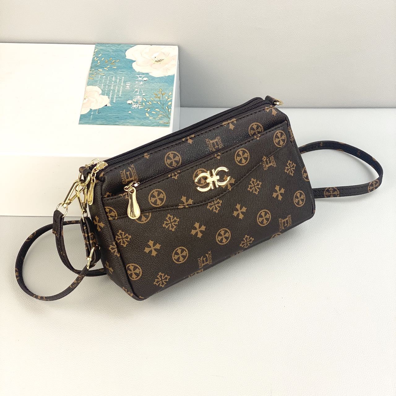 AMONCHY Klassieke monogram kleine schoudertassen voor dames Uitstekende PU lederen crossbody tas Merkontwerp Handtas Dames clutch bags zwart