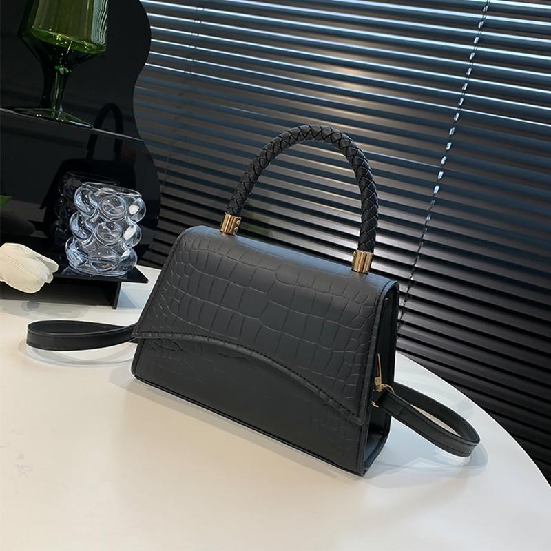 Yogodlns Retro Damestas Schoudertas in westerse stijl Handtas Koreaanse versie Krokodilpatroon Kleine vierkante tas Mode en eenvoudige crossbodytas 21x8x15cm zwart