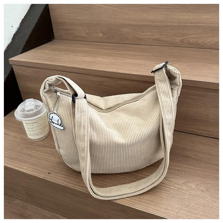Exquisite handbag NO 1 Hoogwaardige klassieke effen schoudertas met textuur voor dames in een niche modieuze crossbodytas met kleine vierkante tas wit