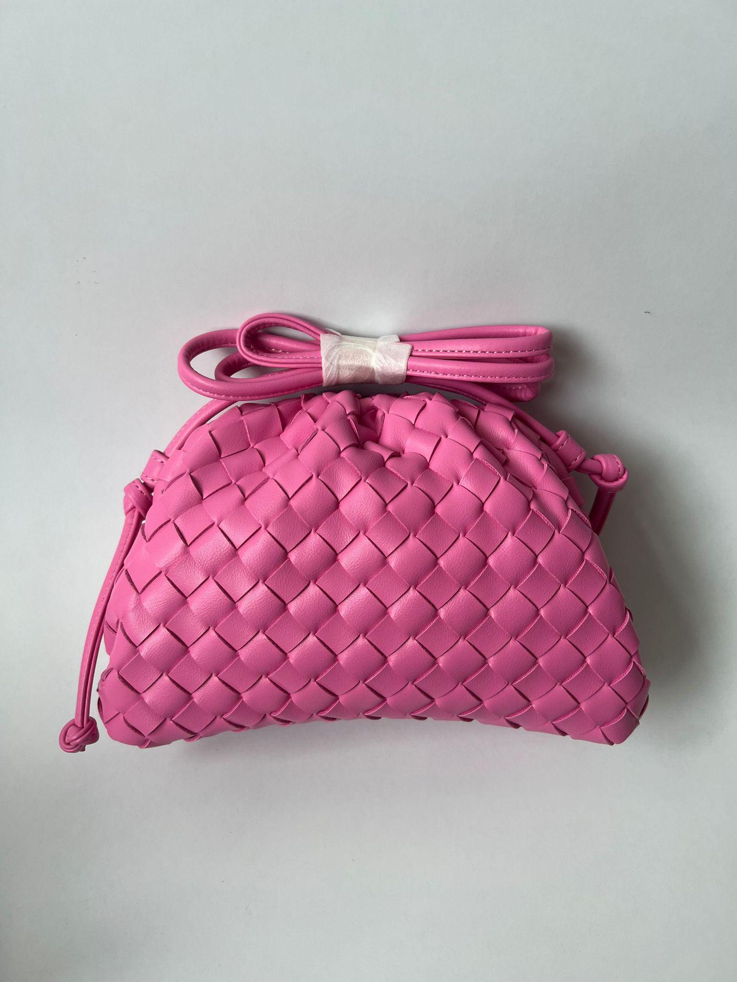 VantaGoods DIVANI 2025 Woven Cloud Bag - Trendy hand- en schoudertas 22x9x14 cm