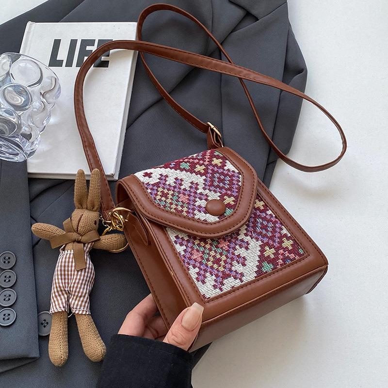VIA ROMA Senior gevoel voor nationale wind Crossbody mobiele telefoon tas Dames herfst Nieuwe kleine vierkante tas met één schouder Mode All Match portemonnee rood