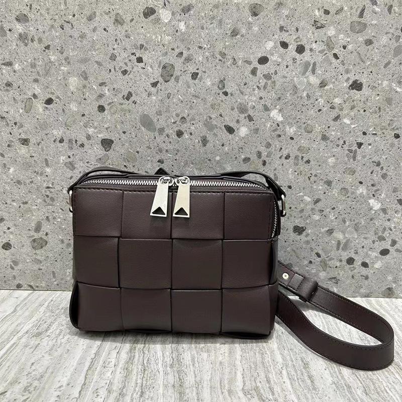 VantaGoods Nieuwe Europese en Amerikaanse mode V Mini Square Diamond geweven cameratas schoudertas 21 x 15 x 5 cm