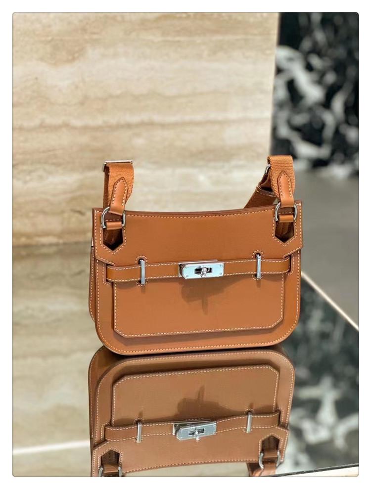 VantaGoods 2024 Mini Lock Gypsy-tas: Modieuze toplaag van koeienhuid schouder- en koerierstas voor vrouwen 22 CM