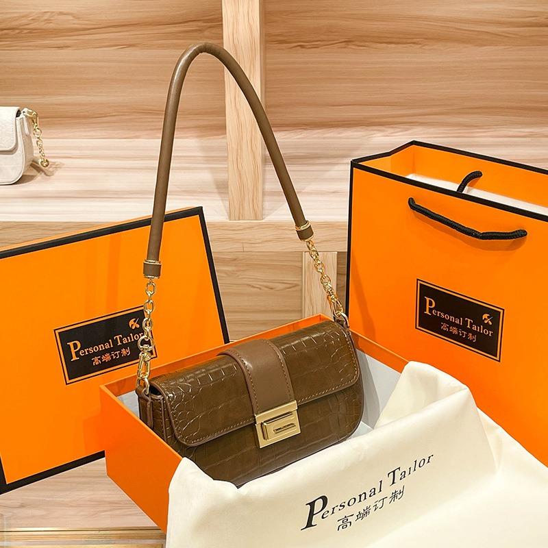 VIA ROMA Kleine tas met textuur Niche Zomerkettingtas Zacht leren onderarmtas Crossbodytas voor dames One Size