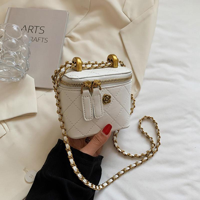Fancy Lady Populaire Rhombus Borduurwerk Kleine Tas voor Vrouwen 2024 Nieuwe Stijl Veelzijdige Ketting Crossbody Tas Mode Mini Tas wit