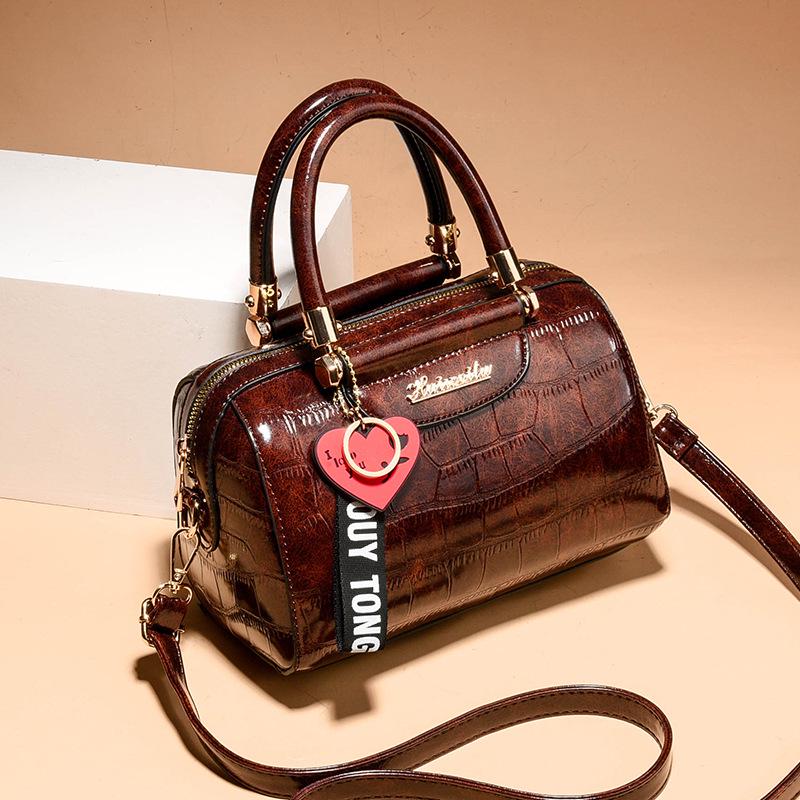 The best future Yogodlns PU lederen crossbodytassen voor dames schoudertas met harthanger