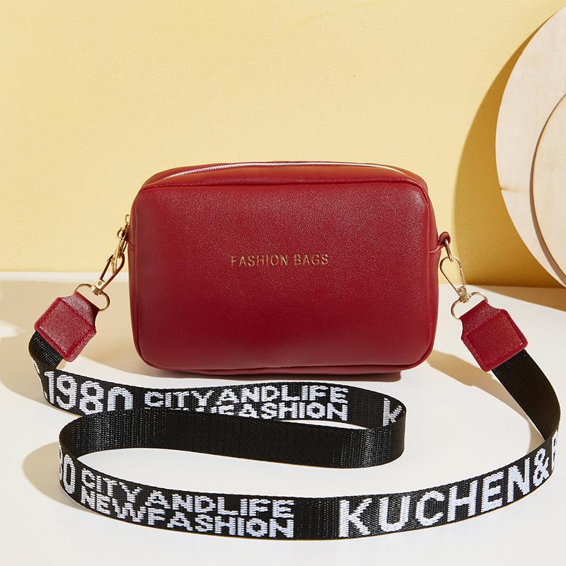 SZWBB-001 Yogodlns Mode Kleine Vierkante Tas Voor Vrouwen PU Lederen Schoudertas Messenger Bag Letter Strap Crossbody Tas Trendy Handtas 16*6*11cm rood