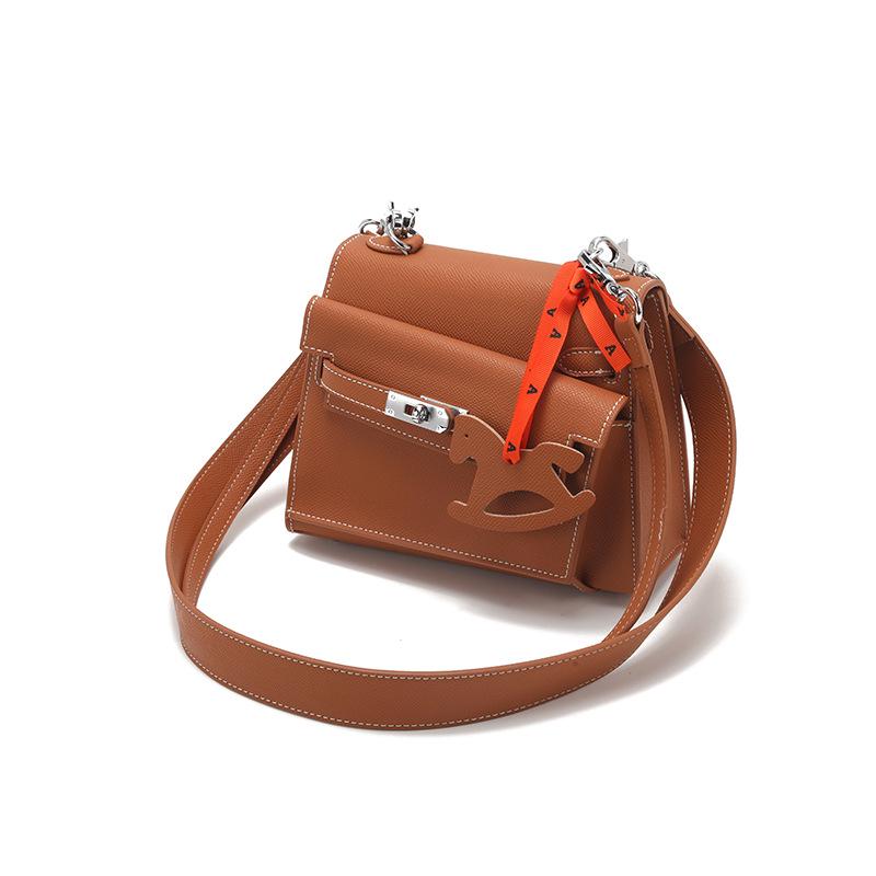 StrideBox Spring 2025 High-End Retro Shoulder Crossbody Handbag bruin