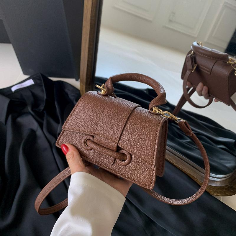 Colorful Bag Mini PU Crossbody Tas Dames Meisjes Vierkante Schoudertas Effen Kleur Ouder-kind Tasje Zoete Lippenstift Make-up Tas 16x7x10cm bruin