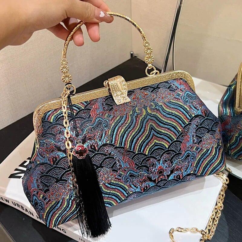 RUWB BAGS 2024 Vintage Vrouwen Bloemen Clutch Designer Lock Shell Clip Handgemaakte Keten Schoudertassen Crossbody Tassen Kwastje Glitter Handtassen