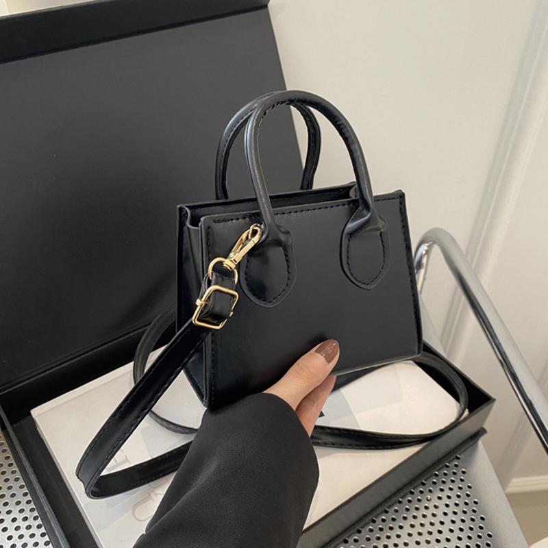 Yogodlns Luxe Design Handtassen Mini Vierkante PU Lederen Crossbody Tas Voor Vrouwen Mode Candt Kleur Bovenste Handvat Kleine Schoudertas 15x7.5x11.5cm zwart