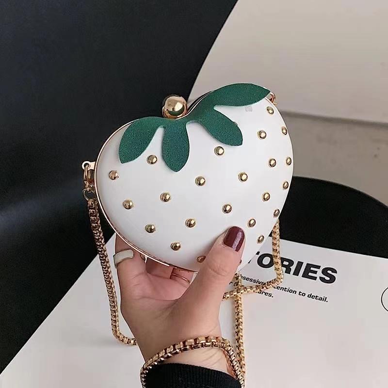 LChome Schattige Fruit Aardbei Hart Vorm Pu Rivet Mini Mode Dames Ketting Portemonnee Clutch Tas Schoudertas Tote Vrouwelijke Flap Handtas Q5 One Size wit