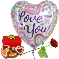 Boeketcadeau Love heliumballon hartjes chocolade + verse rode roos