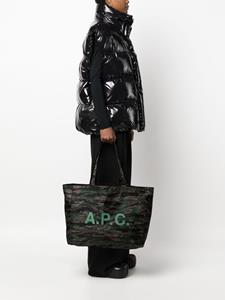 APC camouflage-print tote bag - Groen