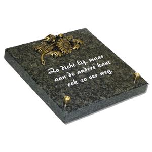 Gedenkartikelen Gedenksteen 15x15cm + bronzen Zonnebloem: Zo dichtbij