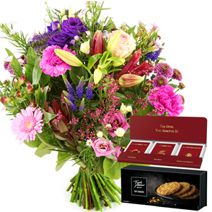 Boeketcadeau Veldgeplukte bloemen + koekjes en thee